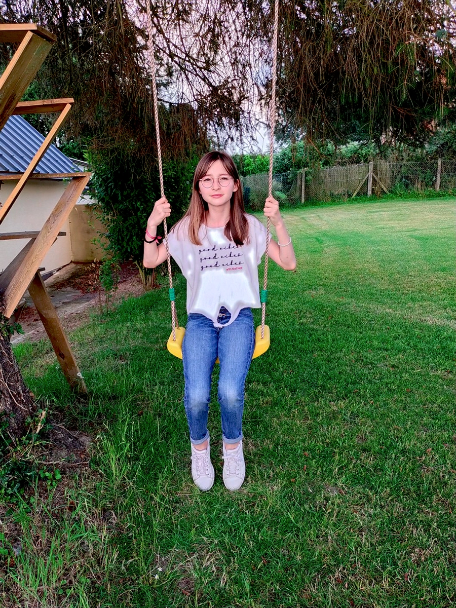 Yaël in her garden